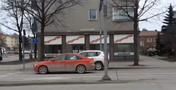 Autotalli.com haastatteli autokoululaisia - katso video