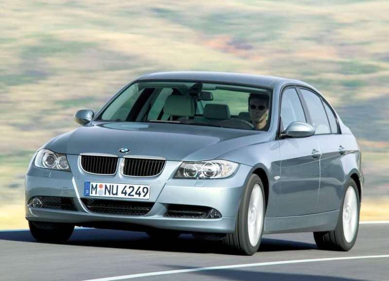Autoesittely BMW 3-sarja E90 2005-2012
