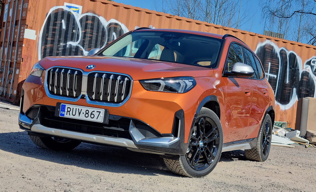 Koeajo: BMW iX1 – Pieni sähköinen katumaasturi