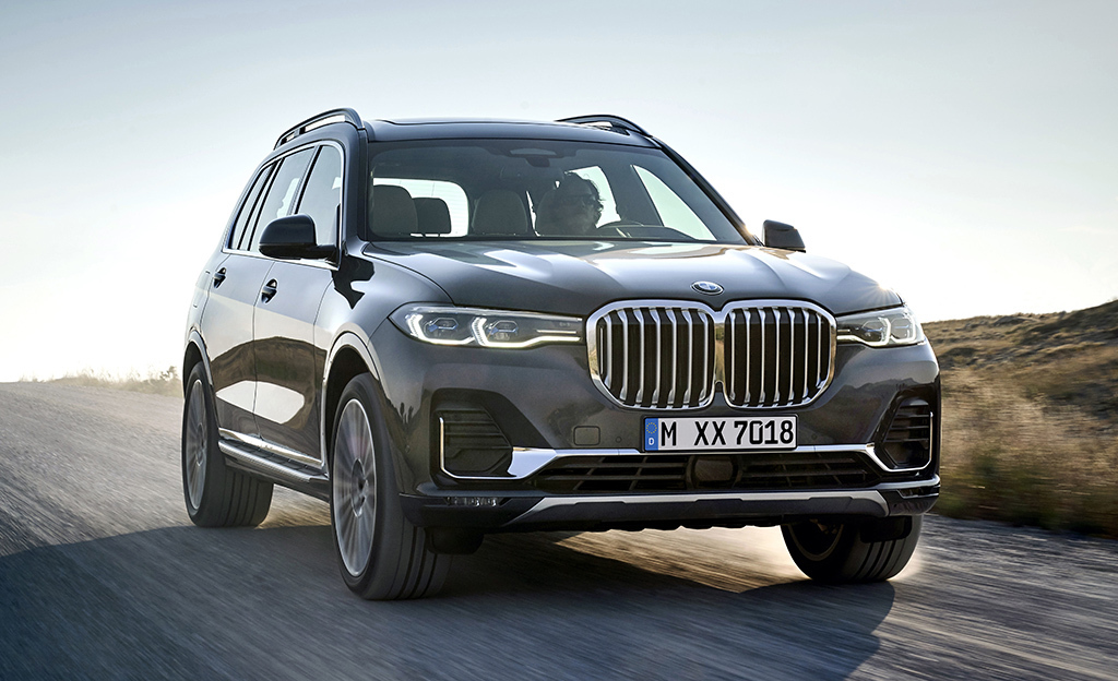 Tässä tulee järisyttävän suuri ja ylellinen BMW X7 – malliston huipulla M50d-moottori