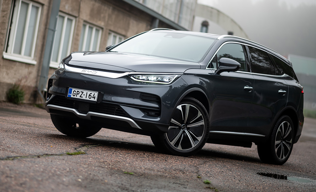 Koeajo: BYD Tang – Iso sähkömaasturi on nyt selvästi parempi