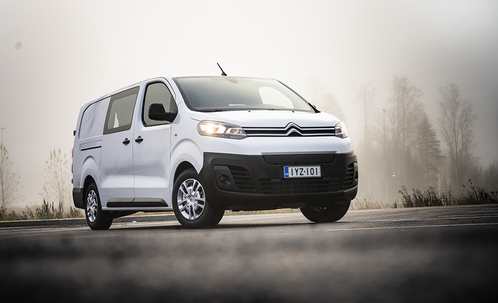 Sähkövallankumous iskee nyt pakettiautoihin – ensifiilikset Citroën ë-Jumpy 75 kWh -mallista