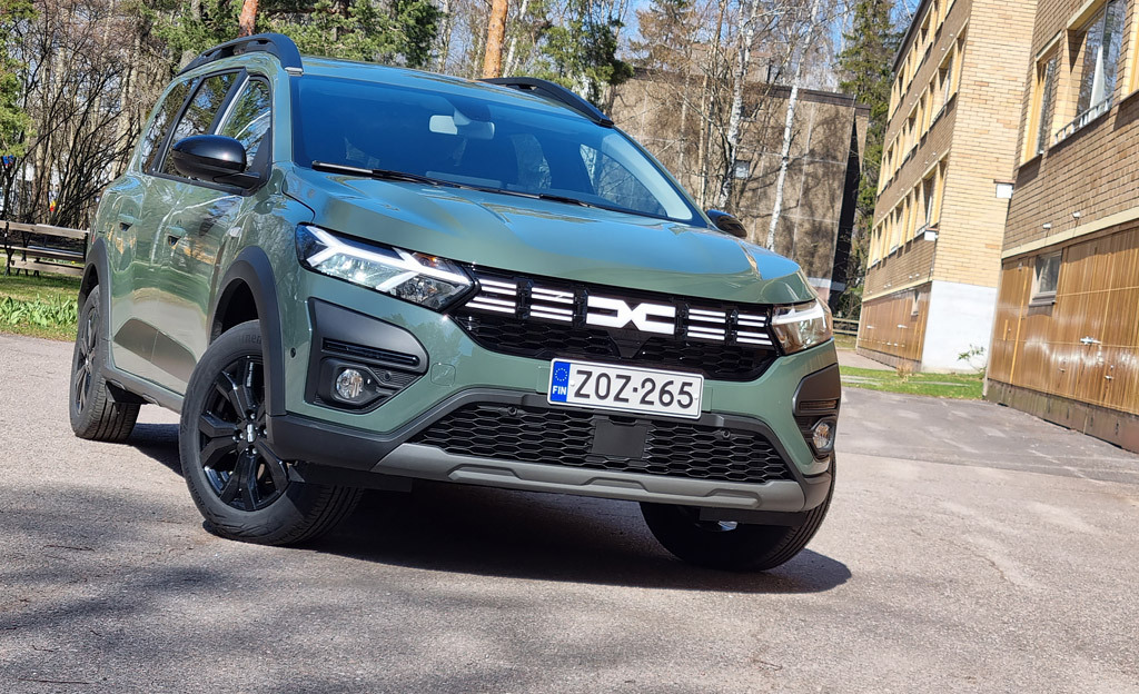 Koeajo: Dacia Jogger Hybrid – Pieni hinta, paljon autoa