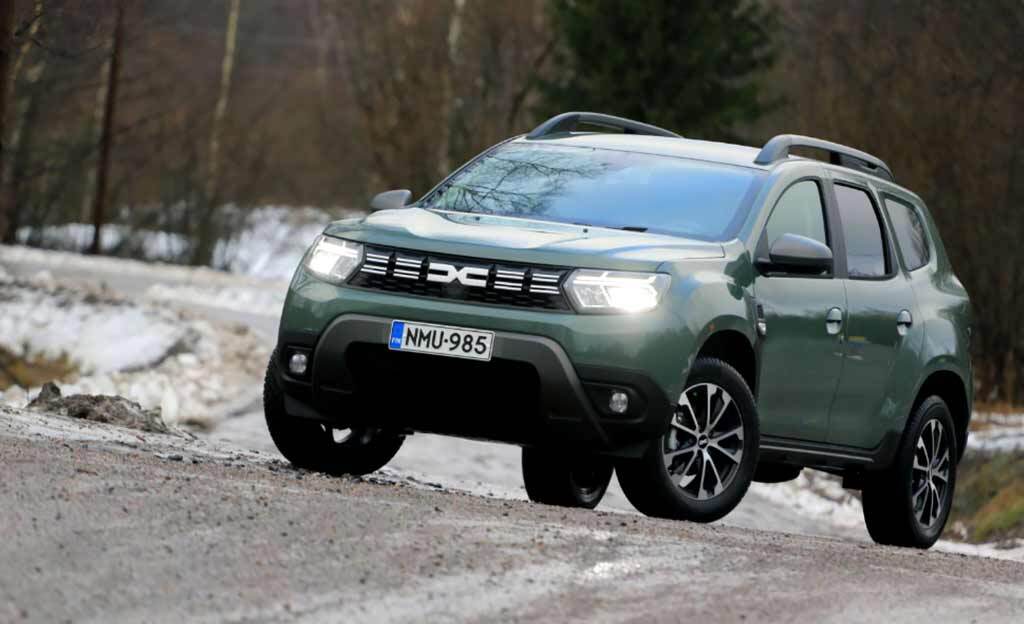Dacia Duster päivittyi entistä paremmaksi – parhaimmillaan lumessa, loskassa ja mökkitiellä