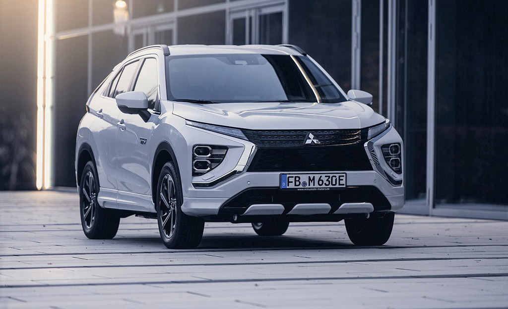 Suosittu nelivetohybridi saa pienemmän sisarmallin – tällainen on Mitsubishi Eclipse Cross PHEV