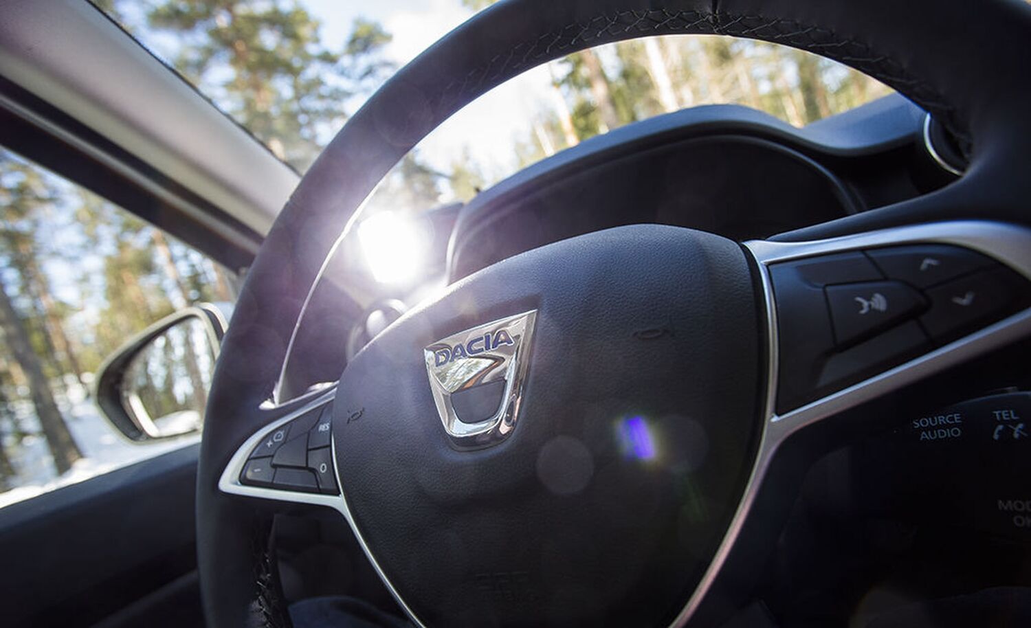 Dacia porskuttaa – nyt suosittu Duster sai Daimlerin kanssa kehitetyn 150-heppaisen turbokoneen nelivedon yhteyteen