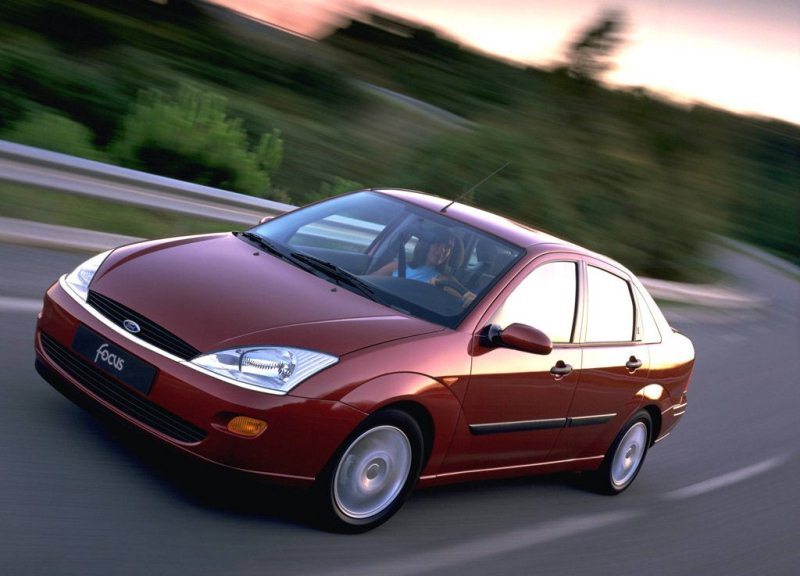 Autoesittely Ford Focus 1998-2004