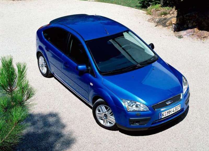 Autoesittely Ford Focus 2004-2011