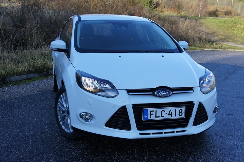 Autoesittely Ford Focus 2014