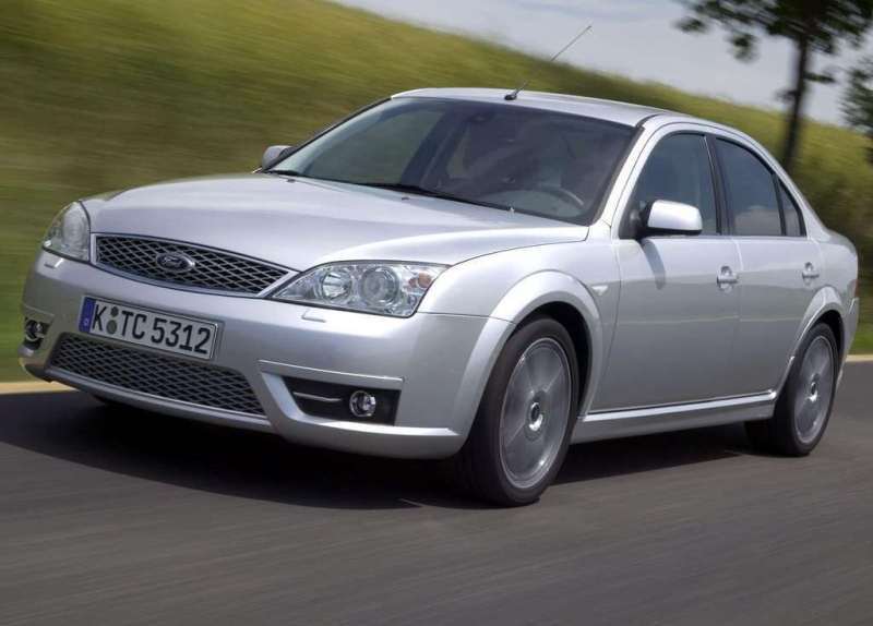 Autoesittely Ford Mondeo 2000-2007