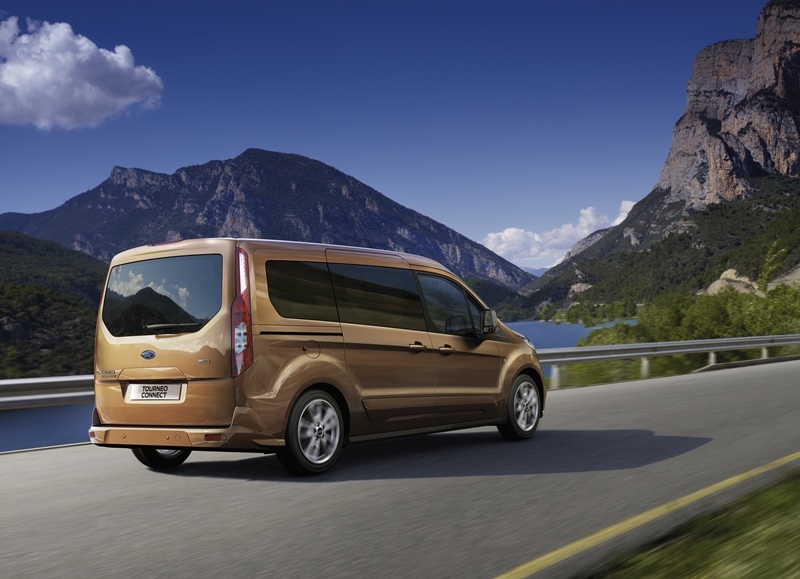 Autoesittely Ford Tourneo Connect 2013