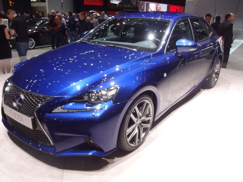 Geneven autonäyttely 2013: Lexus