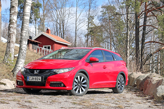 IL koeajo ja arvio:  HONDA CIVIC Tourer 1,8i lifestyle Executive
