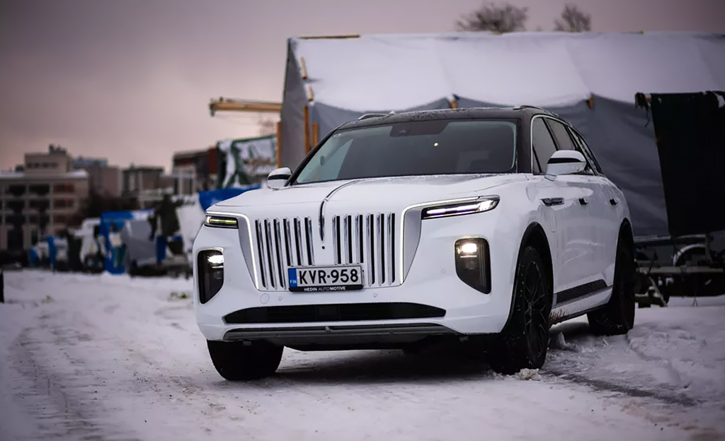 Koeajo: Hongqi E-HS9 - huomiota herättävää autoa etsivän valinta