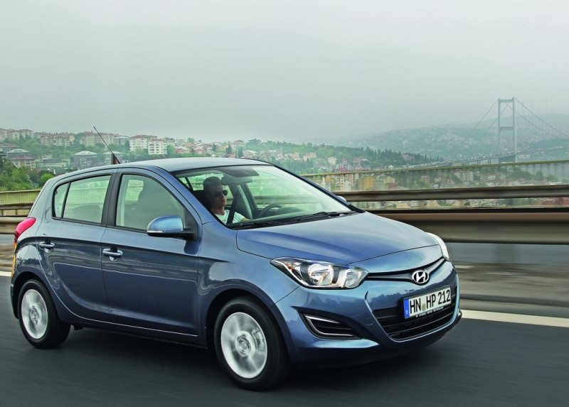 Autoesittely Hyundai i20 2013