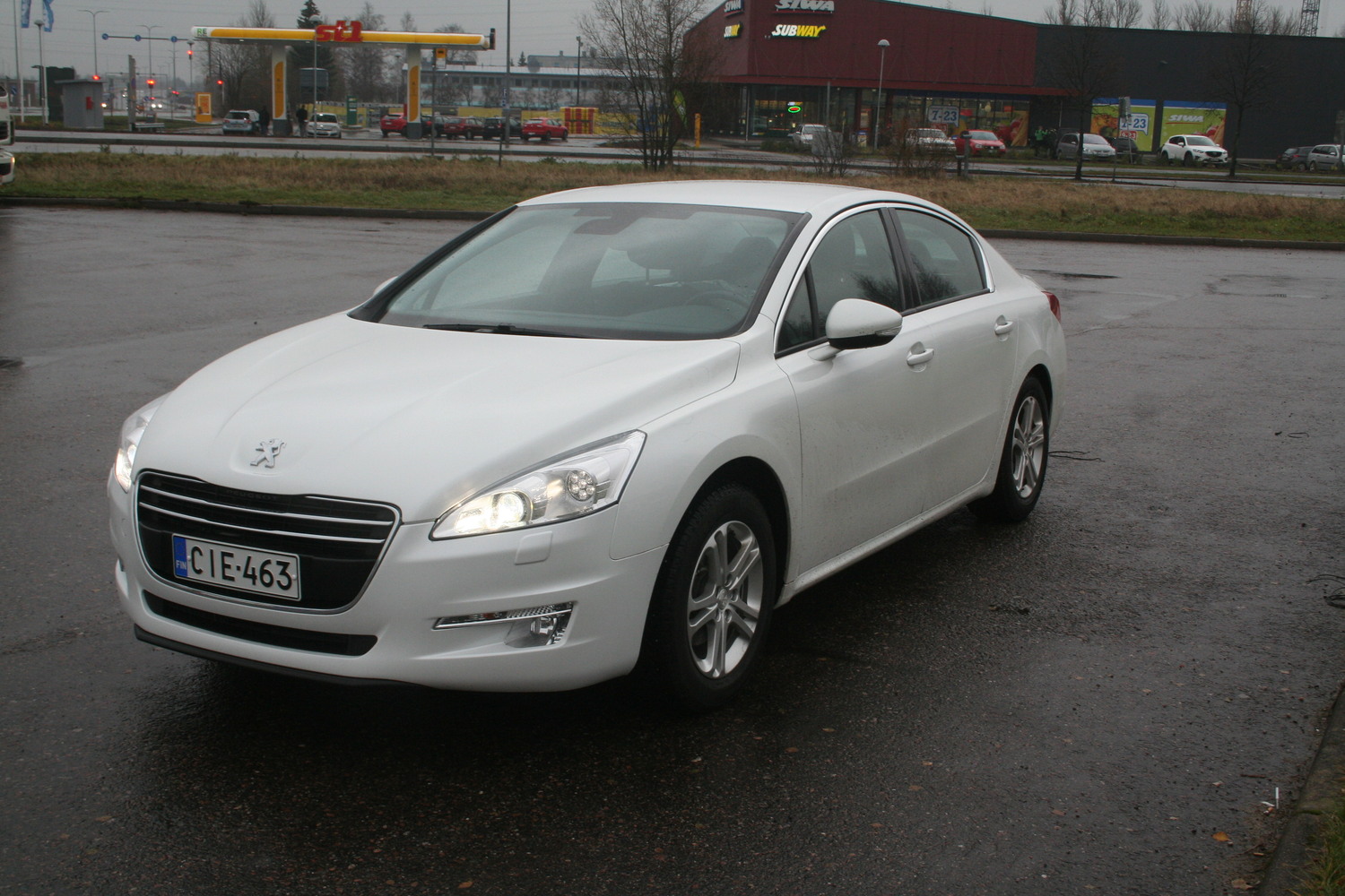 Kaasujalka.fi autoesittely ja arvio: Peugeot 508 (vm. 2011, 81 tkm) – Tyylikkääseen ajoon