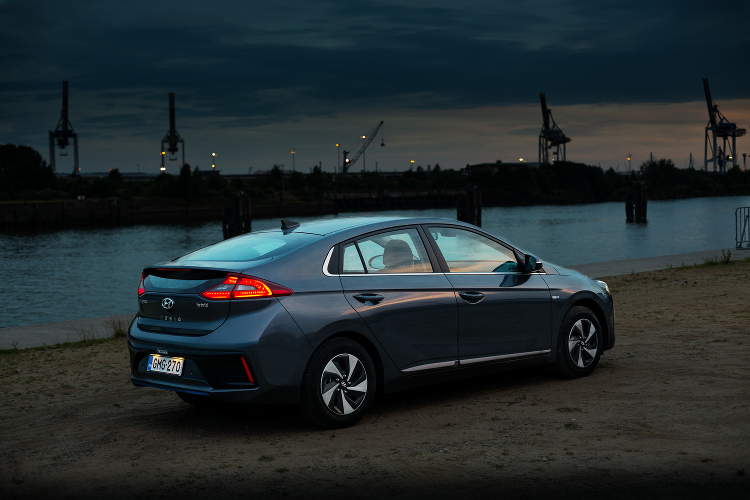 Autobaanan ABC - tältä IONIQ tuntuu 190 km/h lasissa
