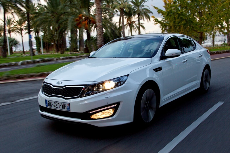 Autoesittely Kia Optima 2013