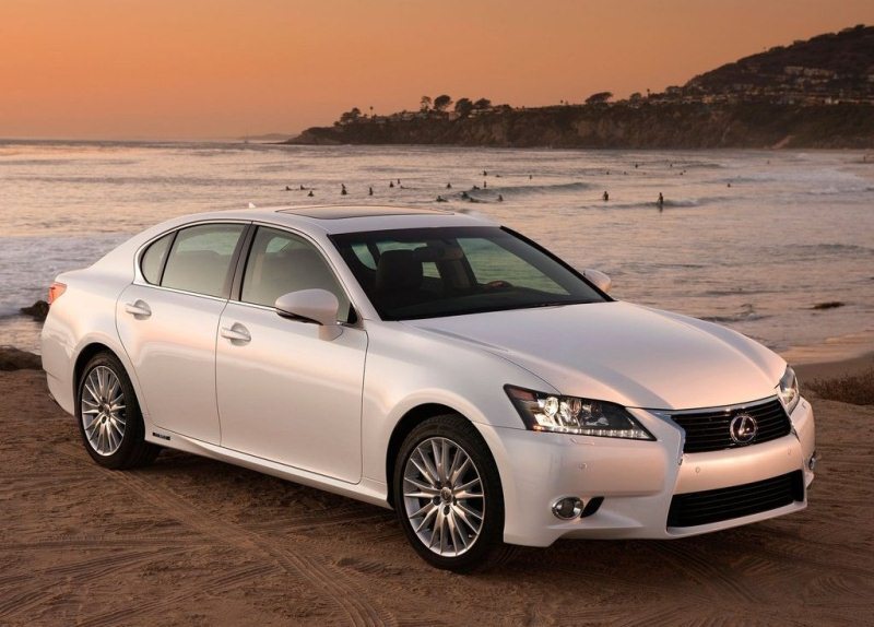 Autoesittely Lexus GS 450h 2012