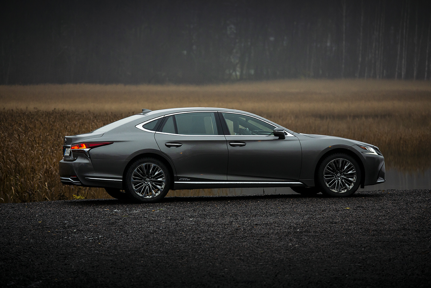 Tervetuloa hiljaisuuteen – koeajossa käsintehty mestariteos Lexus LS 500h (vm.2018)