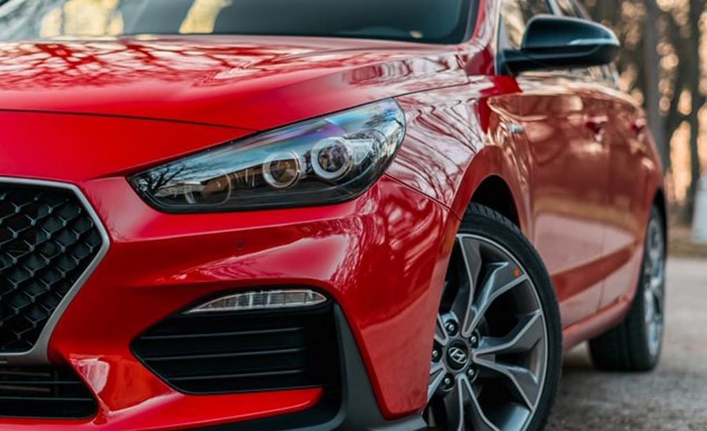 Joko perheauto kannattaa ostaa lataushybridinä? - Vertailupalvelu otti asiasta selvää
