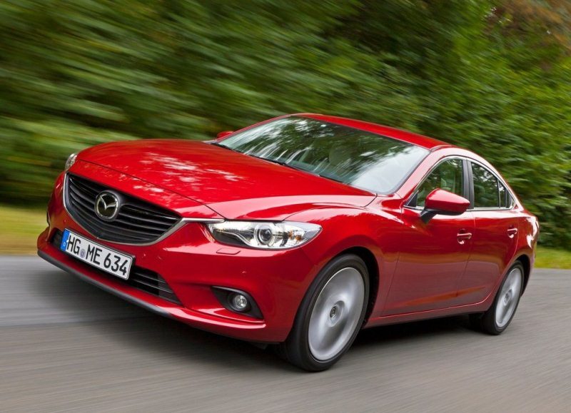 Autoesittely Mazda6 2013