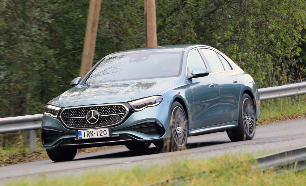 Koeajo: Mercedes E 300e 4Matic 2024 – Uusi E-sarja hämmästyttää