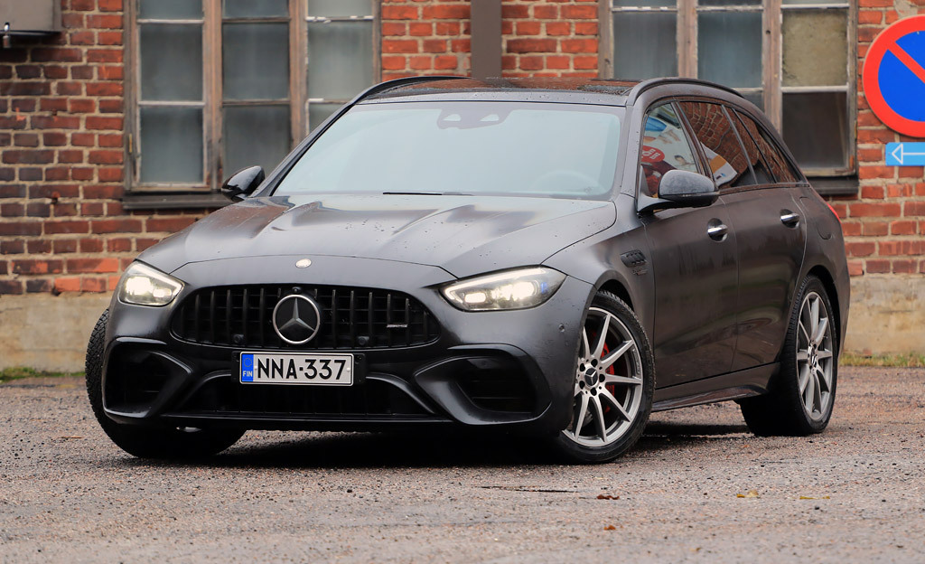 Koeajo: Mercedes-AMG C63 Performance – Perhefarmari ja tehohirmu