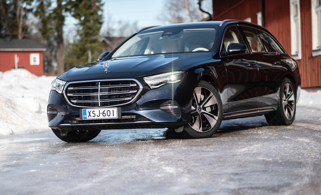 Koeajo: Mercedes-Benz E 300de – Erikoisen hyvä lataushybridi