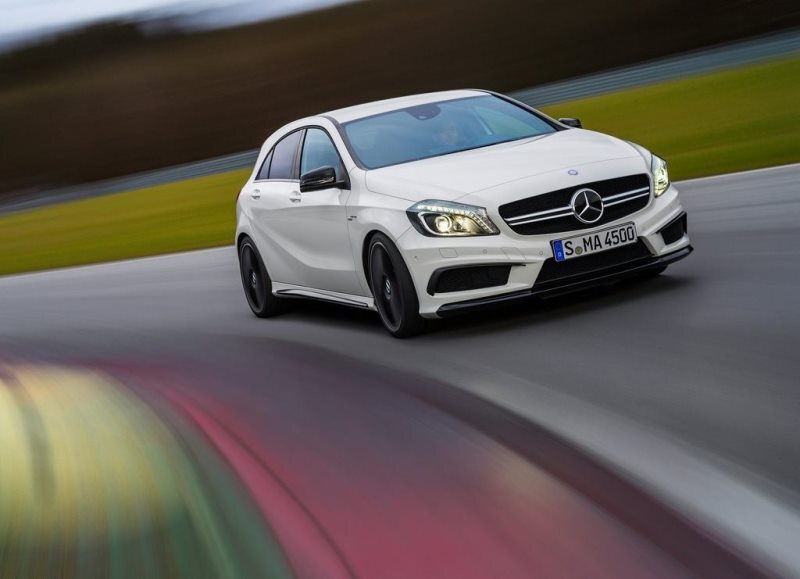 Autoesittely Mercedes-Benz A 45 AMG 2013