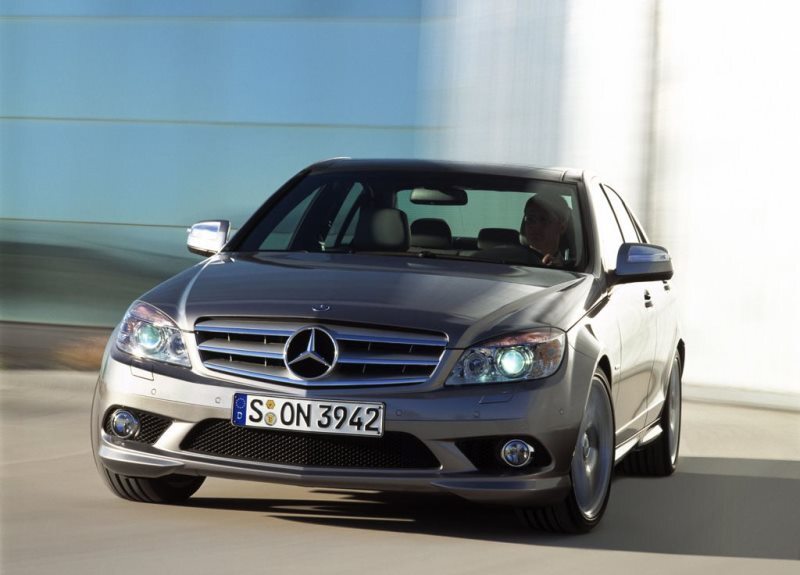 Autoesittely Mercedes-Benz C-sarja 2007-2011