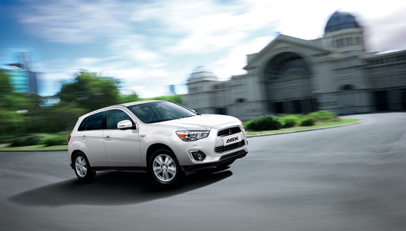 Autoesittely Mitsubishi ASX 2013