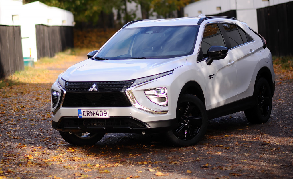 Koeajo: Mitsubishi Eclipse Cross – Perinteinen auto vetoaa hinnallaan
