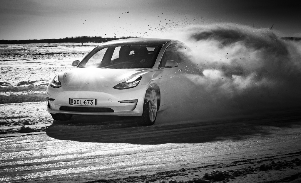 Kommentti: Tesla on kuin koulukiusattu lapsi, jonka on nyt aika näyttää takaisin