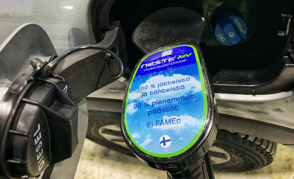 Kommentti: Mitä jos valtio kustantaisi dieselautoilijoille biopolttoaineet?