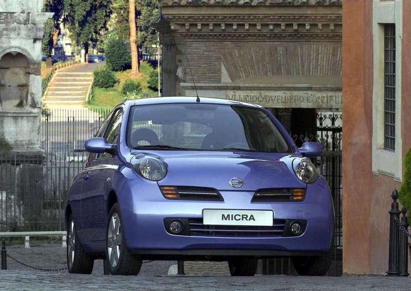 Autoesittely Nissan Micra 2003-2007