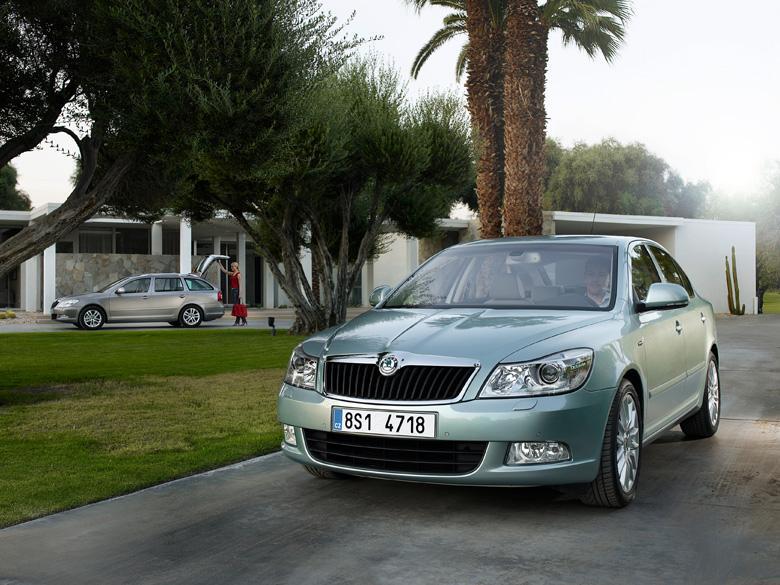 Autoesittely Skoda Octavia 2010