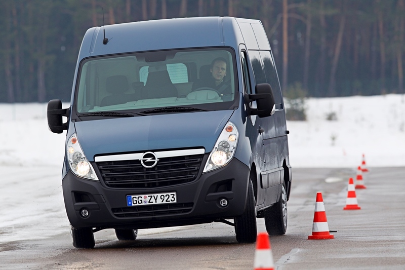 Autoesittely Opel Movano 2013