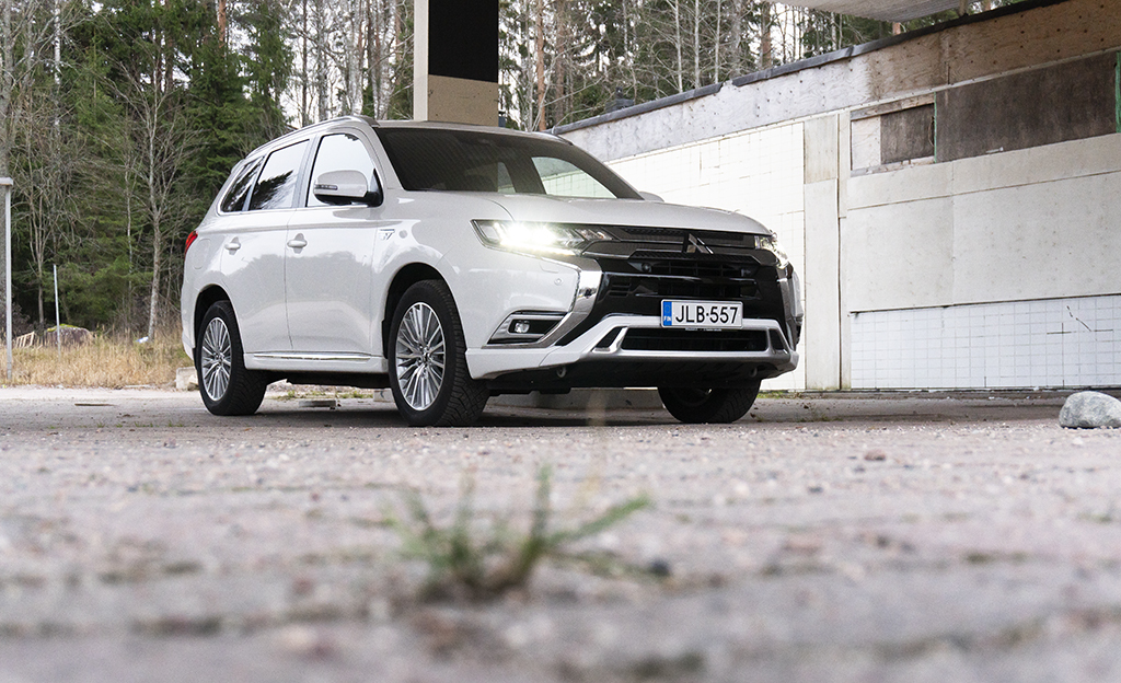 Hybridien monipuolisin? Koeajossa pikaladattava Mitsubishi Outlander PHEV