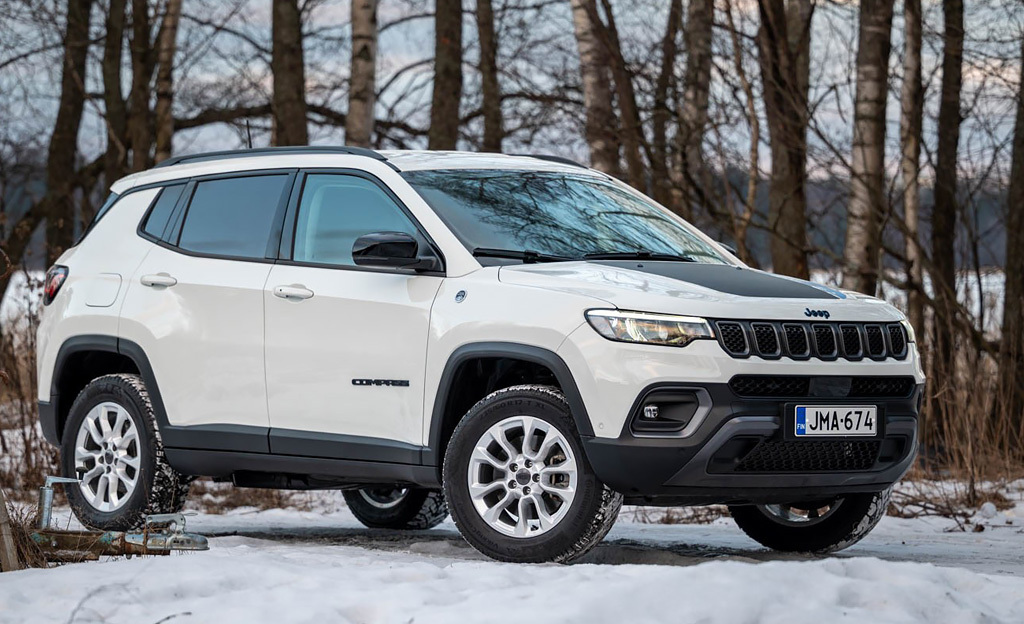 Nelivetoinen lataushybridi Italiasta: Koeajossa Jeep Compass Trailhawk 4xe
