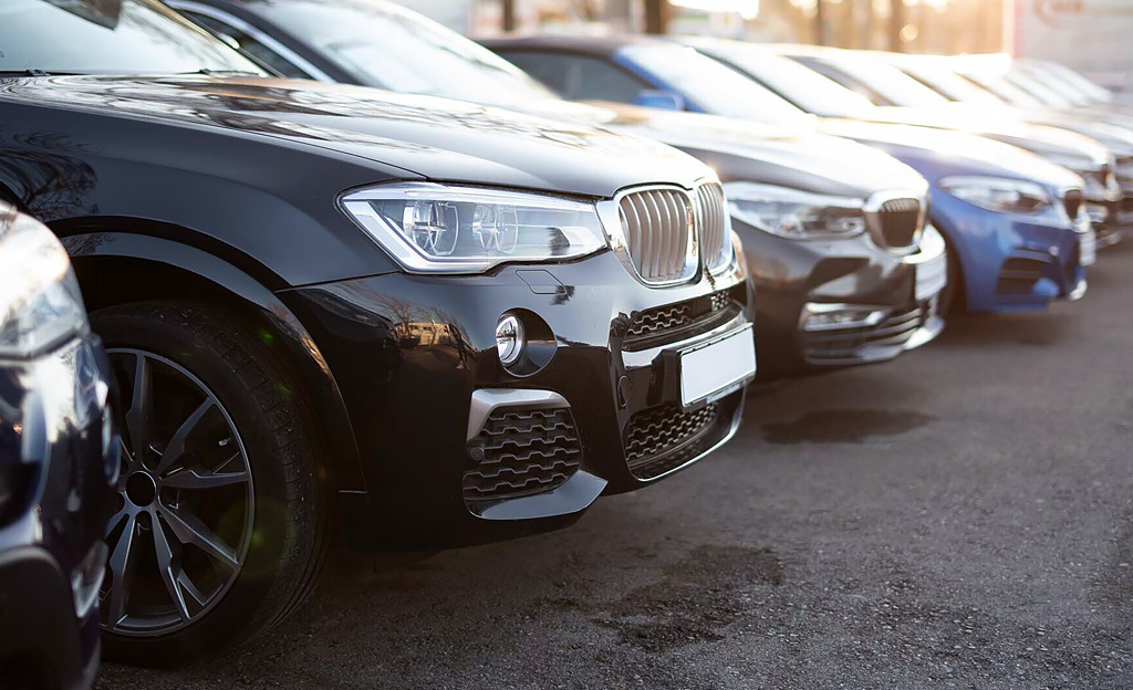Varmista hyvä hinta autostasi – myy autoliikkeelle Baanassa