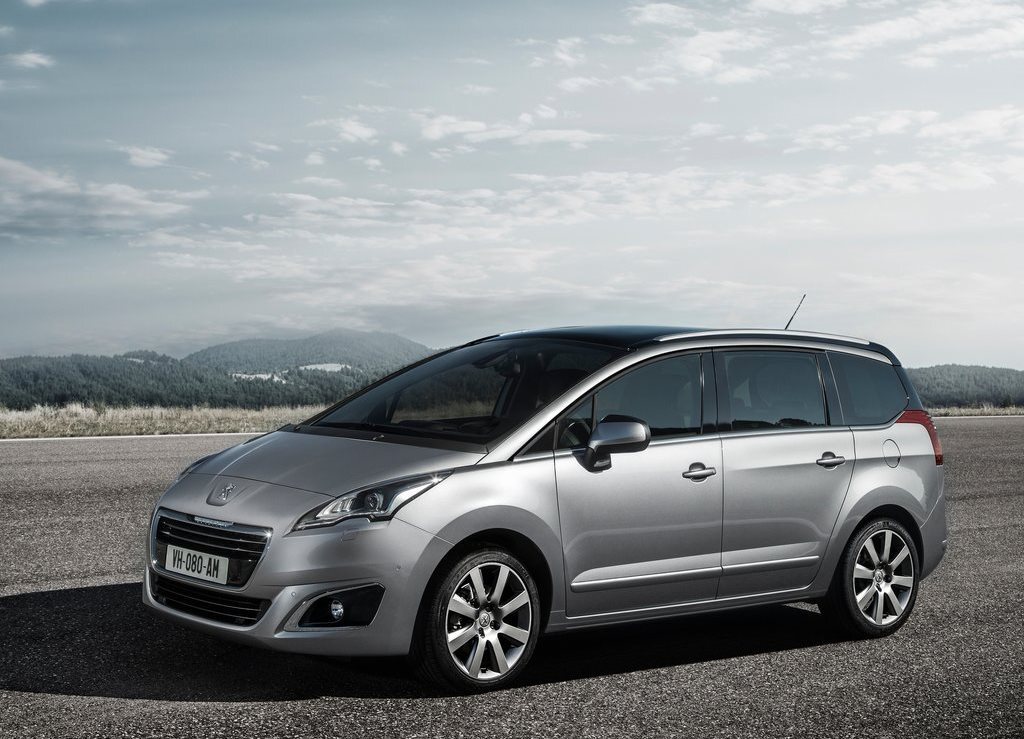 Autoesittely Peugeot 5008 2014