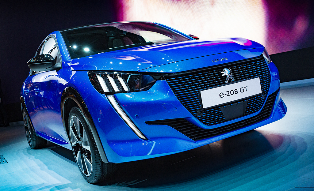 Uusi Peugeot 208 hurmaa – tarjolle myös täyssähköversio 50 kWh:n akulla