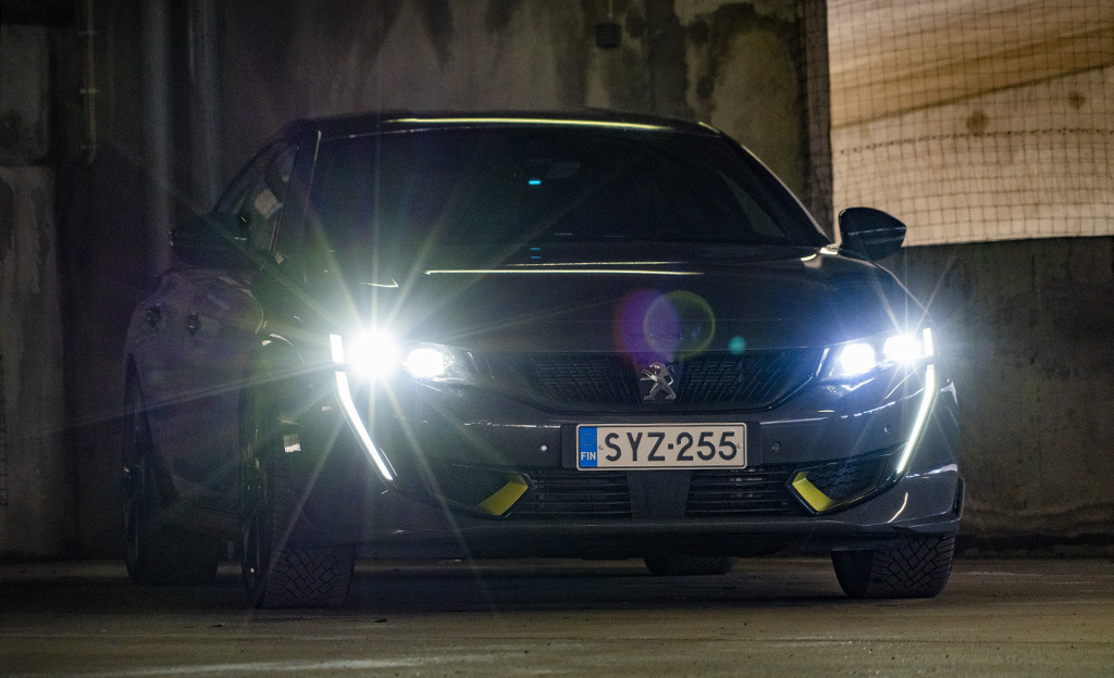 Koeajossa Peugeot 508 PSE Sports Engineered – Peugeotin kaikkien aikojen tehokkain sarjatuotantoauto