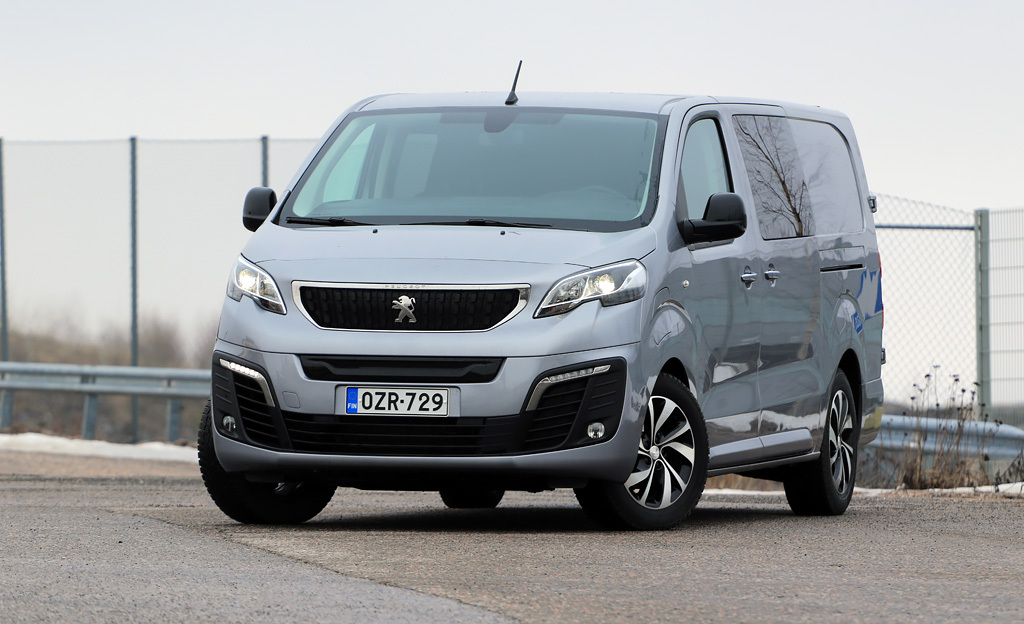 Koeajo: Peugeot e-Expert Crew Cab  - Ihanteellinen pakettiauto monelle yritykselle