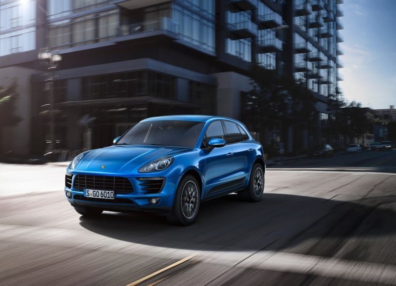 Autoesittely Porsche Macan 2014
