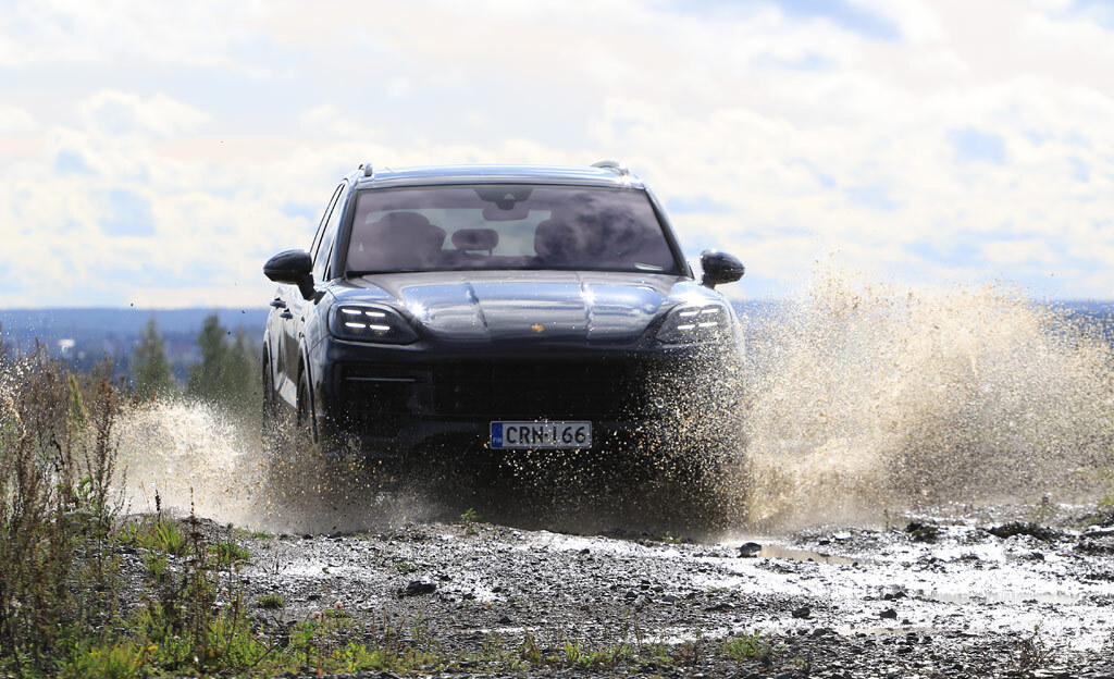 Koeajo: Porsche Cayenne E-Hybrid – Entistä pidemmälle sähköllä
