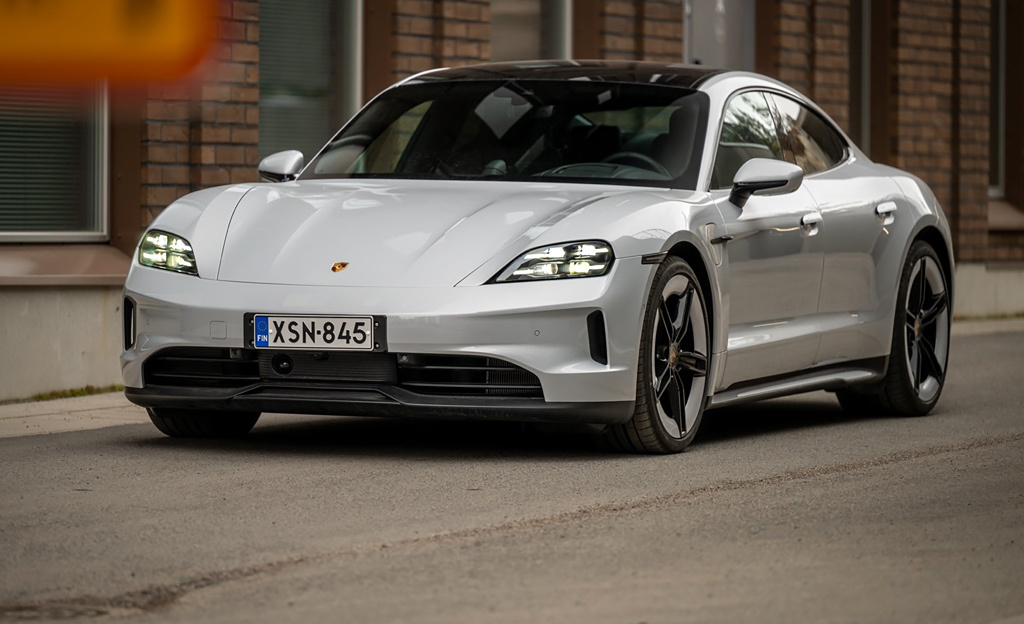 Koeajo: Porsche Taycan 4S - Vakuuttaa viimeisetkin sähköautokriitikot