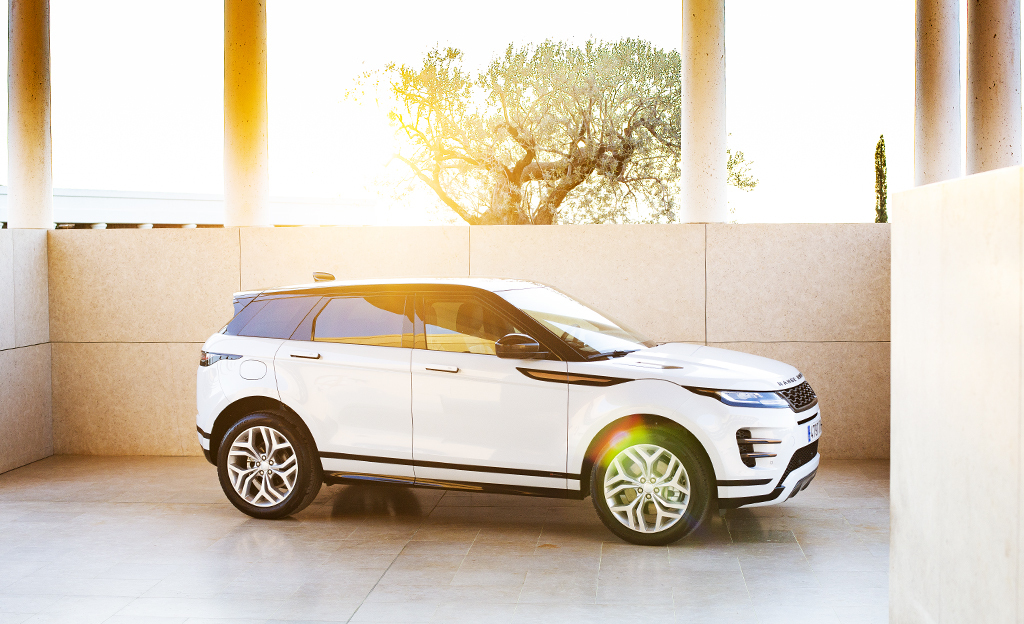 Koeajossa Range Rover Evoque Hybrid (vm. 2019) – pääsylippu parempaan