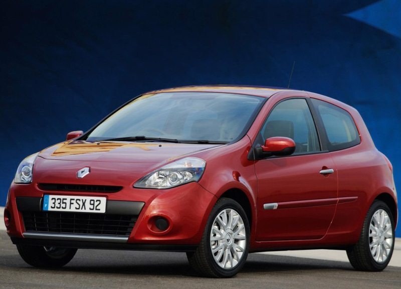 Autoesittely Renault Clio III 2006-2012
